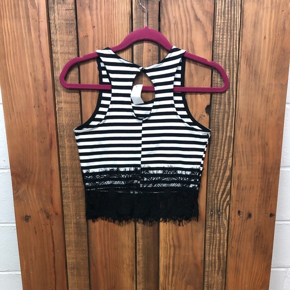 NWT Charlotte Russe black and white lace crop top - Picture 6 of 6
